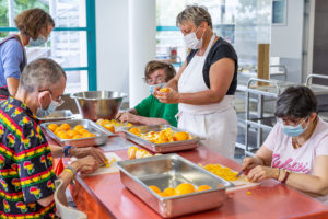 Petit-déjeuner collectif au Foyer de Vie